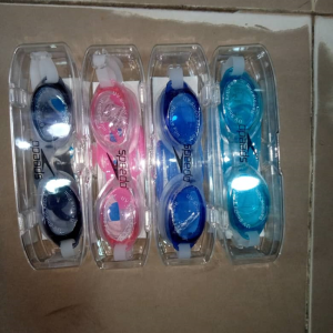 Children swimming google with earplug